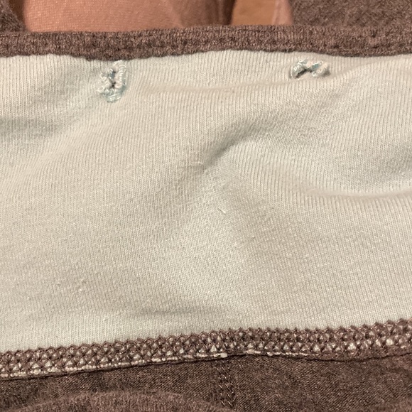 Danskin Capri Leggings (size M) - Picture 9 of 9